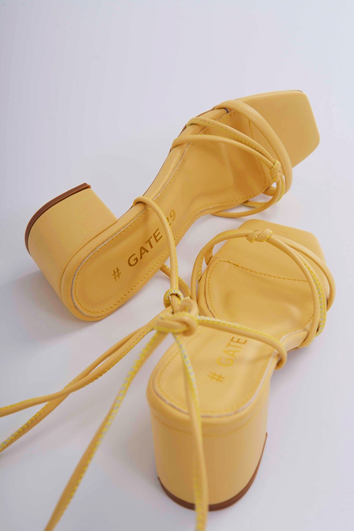 Çıkarılabilir Bağcıklı Rahat Topuklu Sandalet Terlik | Ella Gate Shoes-Sarı