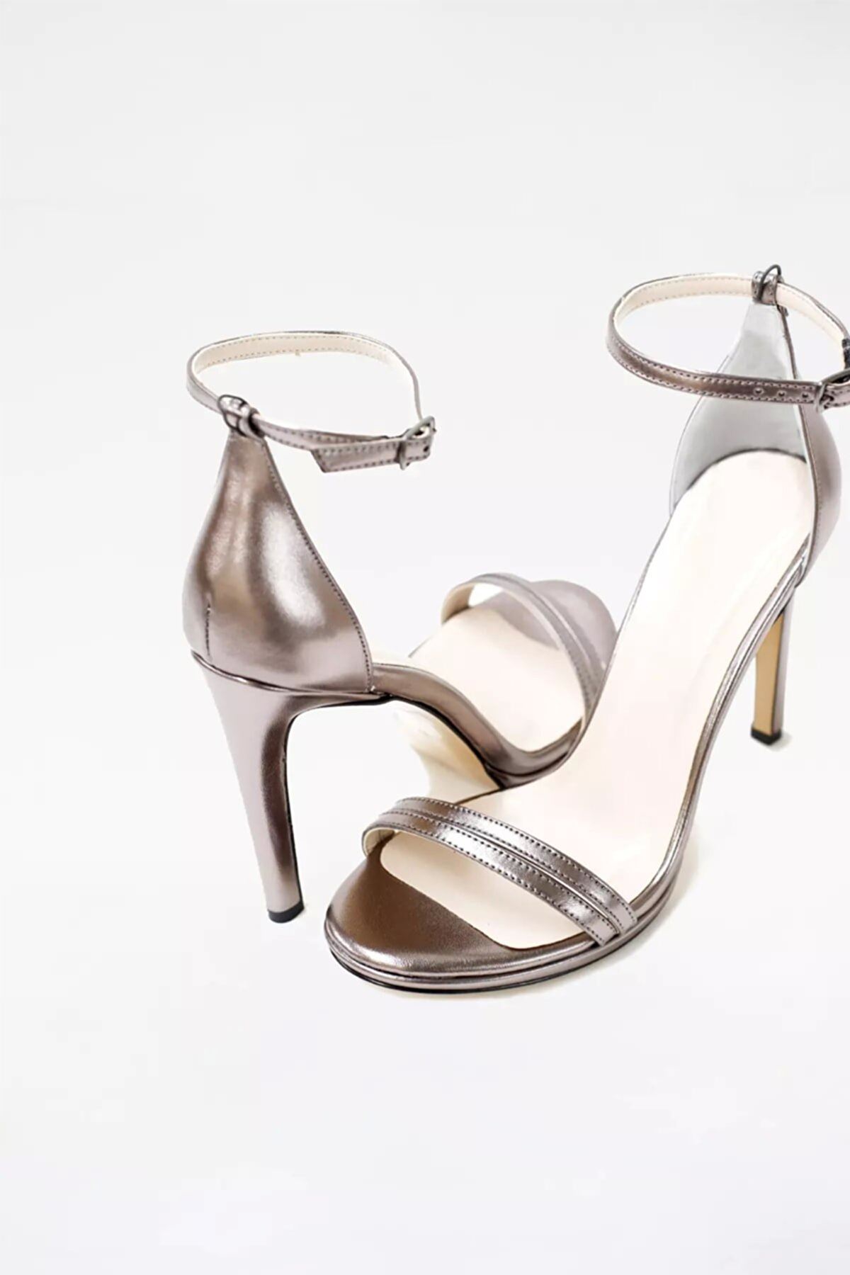 Kadın Abiye KlasikTopuklu Ayakkabı Sandalet Milena Gate Shoes-Platin