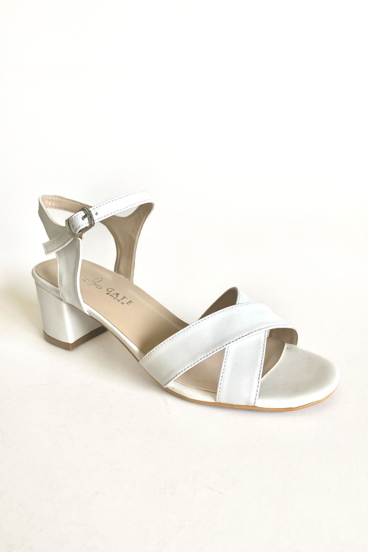 Çapraz Bantlı Bilekten Tokalı Kadın Sandalet Yolana Gate Shoes-Beyaz