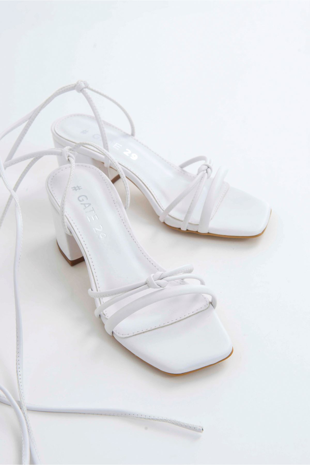Çıkarılabilir Bağcıklı Rahat Topuklu Sandalet Terlik | Ella Gate Shoes-Beyaz