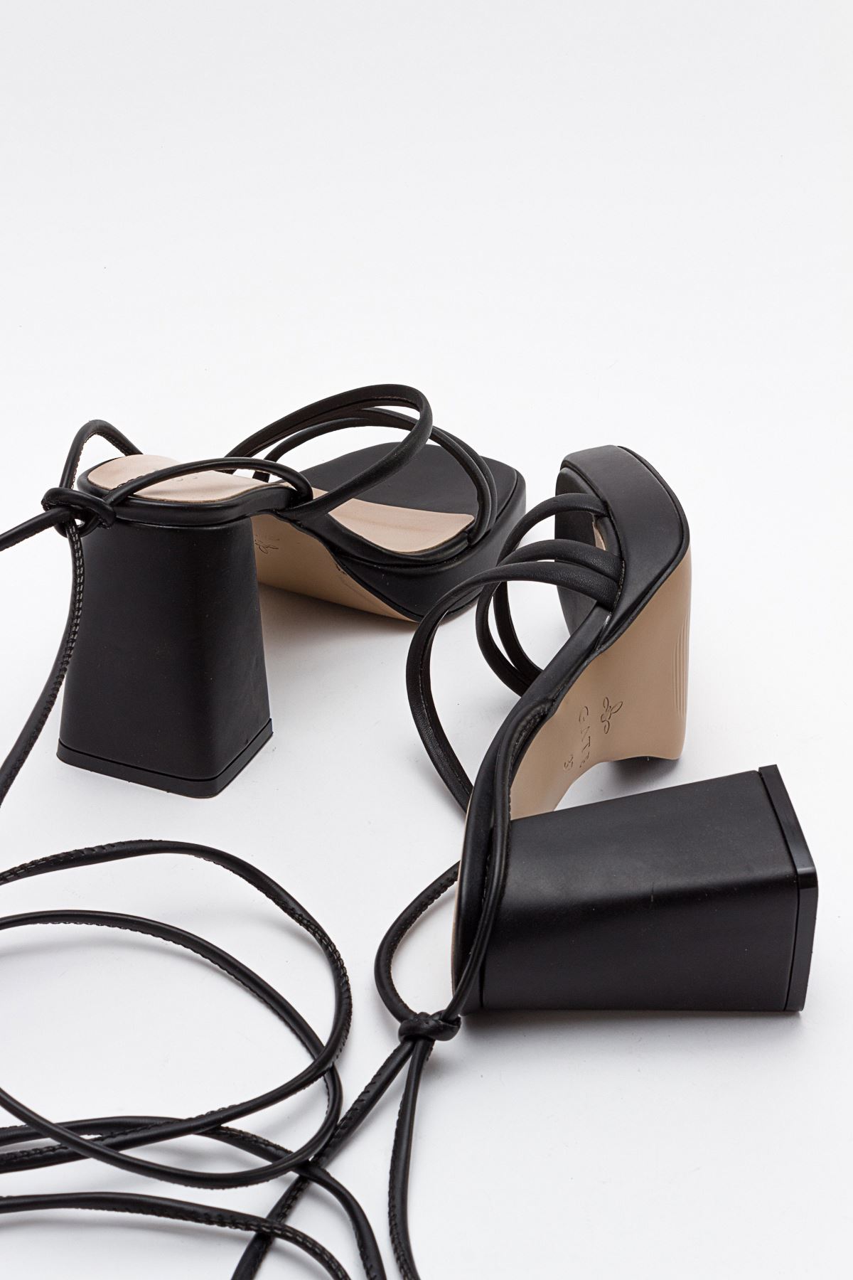 Kadın Bantlı ve İpli Platform Topuklu Kadın Sandalet Carisa Platform Gate Shoes-Siyah