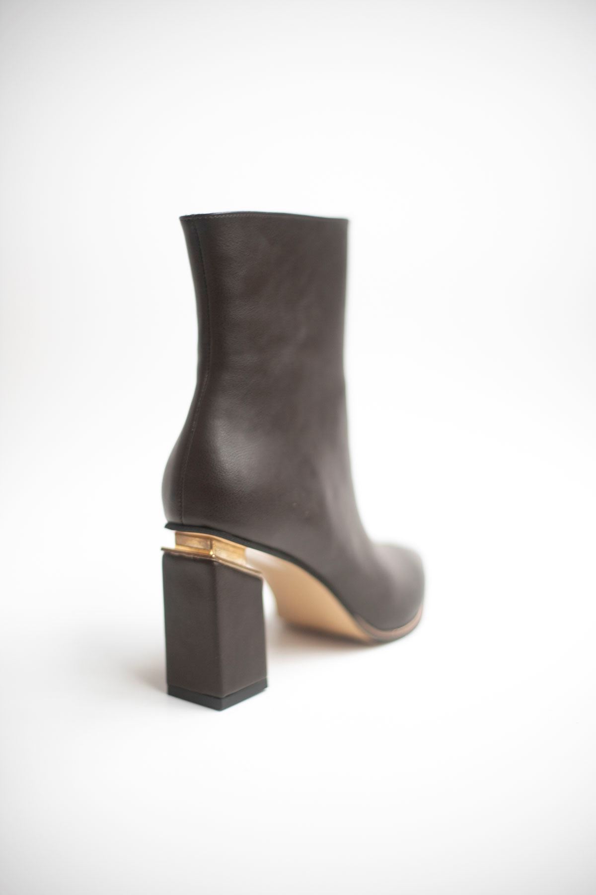 Alara Zarif Altın Renk Aksesuarlı Klasik Fermuarlı Abiye Kadın Bot Ayakkabı-Acı Kahverengi
