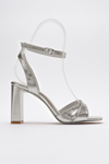 Elena-B Çarpaz Bantlı Bilekten Bağlamalı Kadın Sandalet Gate Shoes-Gümüş